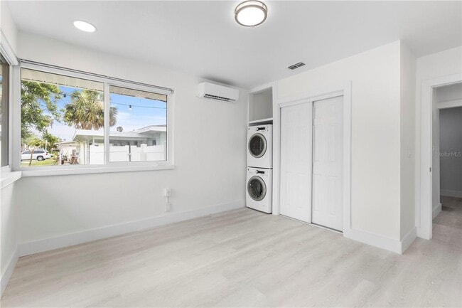 Building Photo - 14060 Miramar Ave