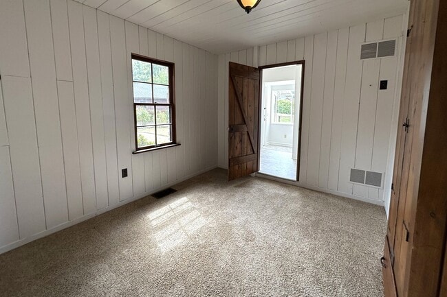 Building Photo - Amazing custom log home with breathtaking ...