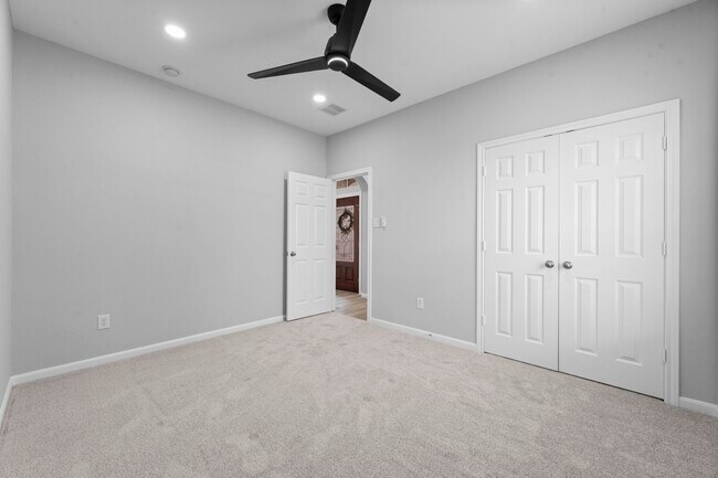 Building Photo - 15 Patina Pines Pl