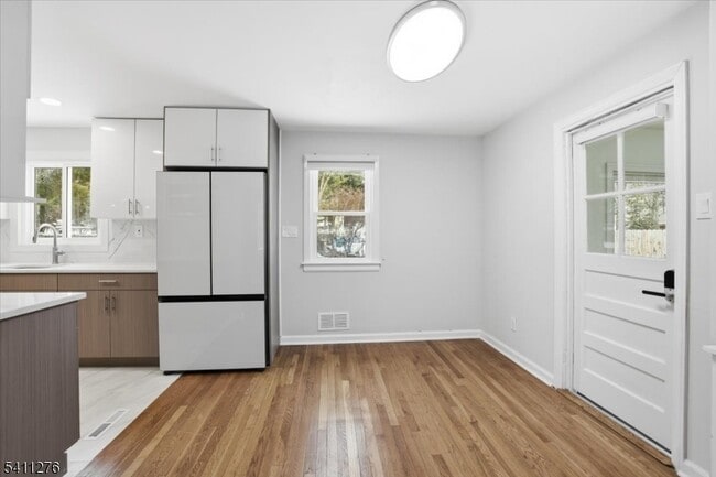 Building Photo - 81 Glen Ave