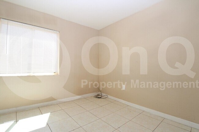 Building Photo - 3206 W Cypress St