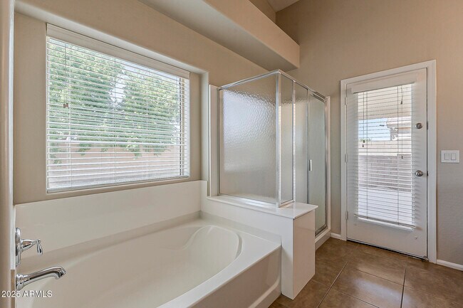 Building Photo - 7358 N 72nd Ave