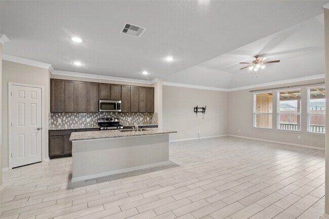 Building Photo - 16320 Olive Sparrow Dr