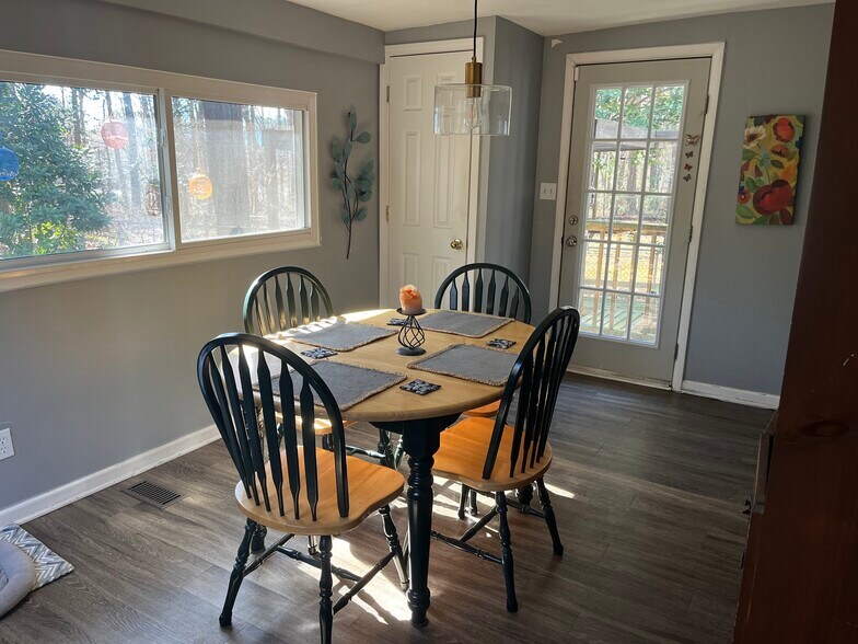 Building Photo - 2119 Strebor St