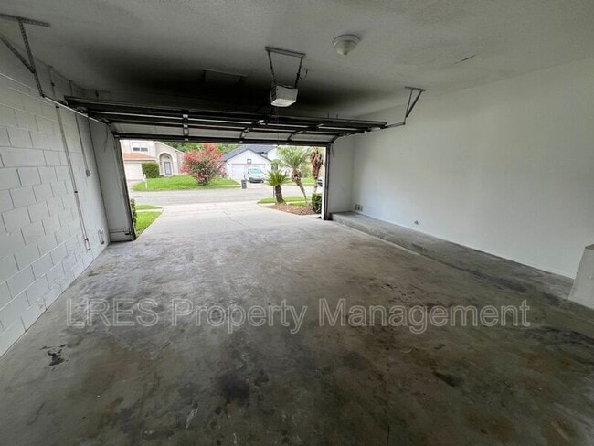 Building Photo - 1605 Slash Pine Pl