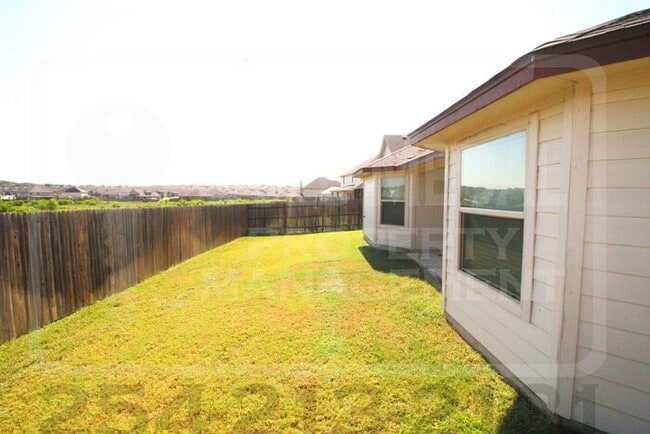 Building Photo - 1003 Torino St