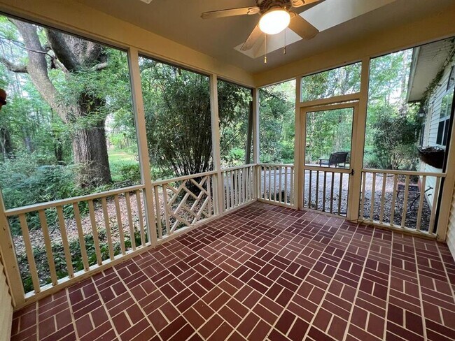 Building Photo - NE Acreage Home in Top School District