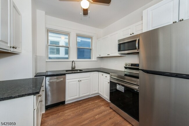 Building Photo - 51 Riggs Pl