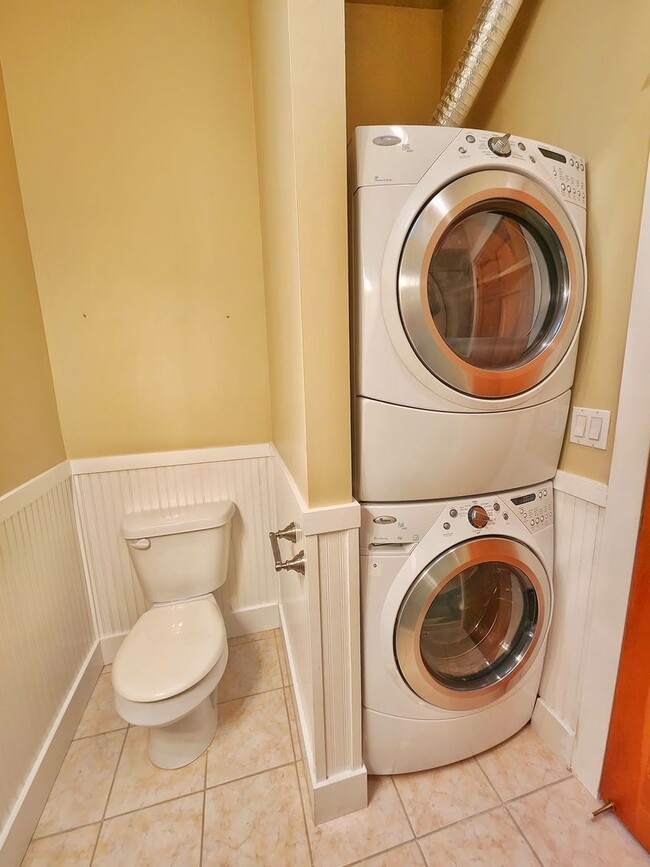 Building Photo - Beautiful 4 Bed 3 Bath Spacious Home in Renton