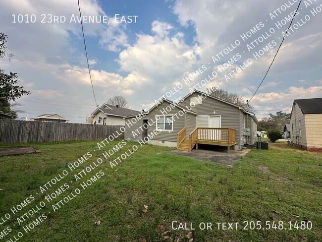 Building Photo - 1010 23rd Ave E