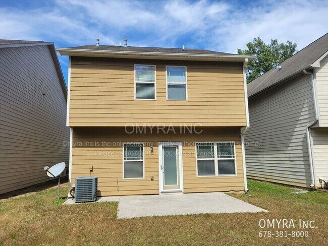 Building Photo - Gorgeous Home in Quiet Neighborhood with Swimming Pool in Fairburn!