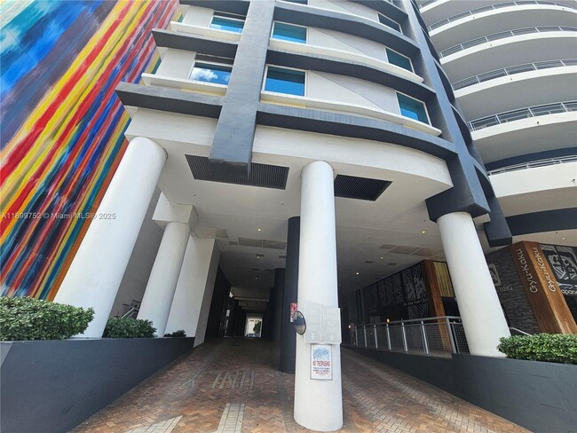 Building Photo - 60 SW 13th St