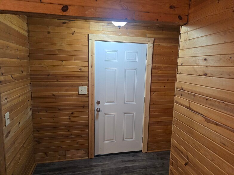 Building Photo - 1824 Park Rd