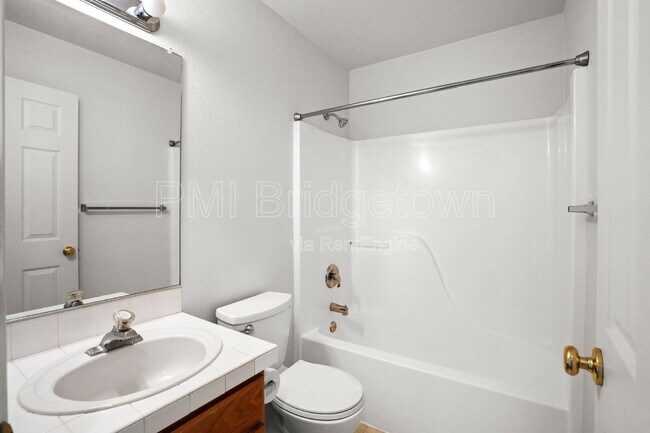 Building Photo - 2136 NE 13th Ave