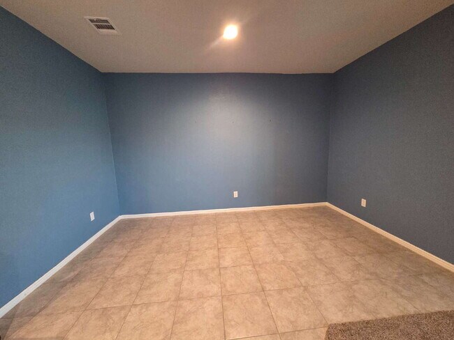 Building Photo - 3128 Winoak Dr