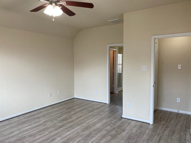 Building Photo - 11011 Chestnut Path Way