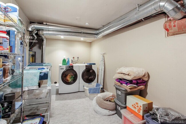 Building Photo - 3850 W Radcliff Ave