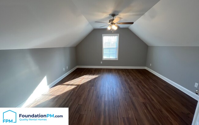 Building Photo - 9978 Messana St