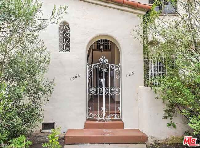 Building Photo - 126 S Hamilton Dr