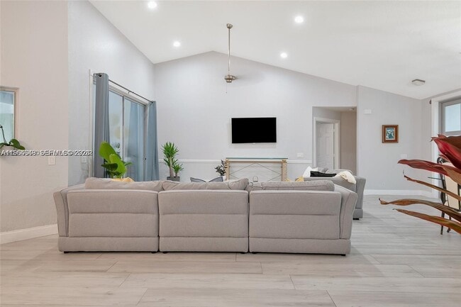 Building Photo - 1800 Water Ridge Dr