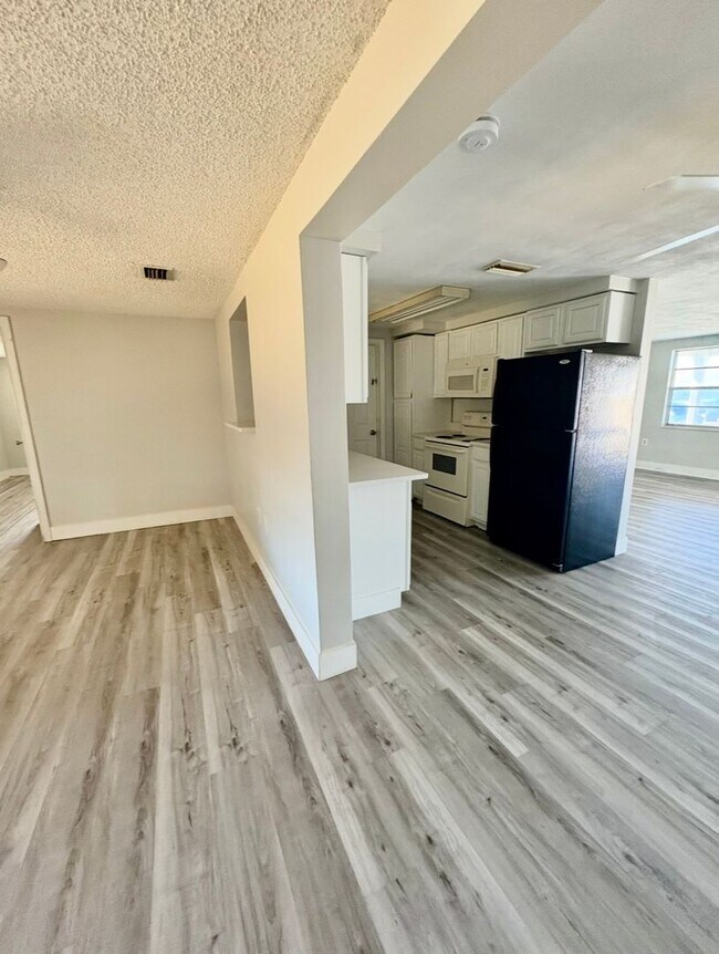 Building Photo - 3606 Blackhawk Dr