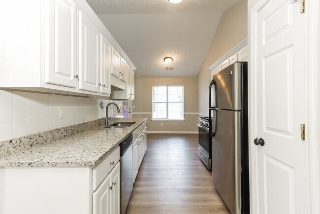 Building Photo - 35 N Greenfield Cir