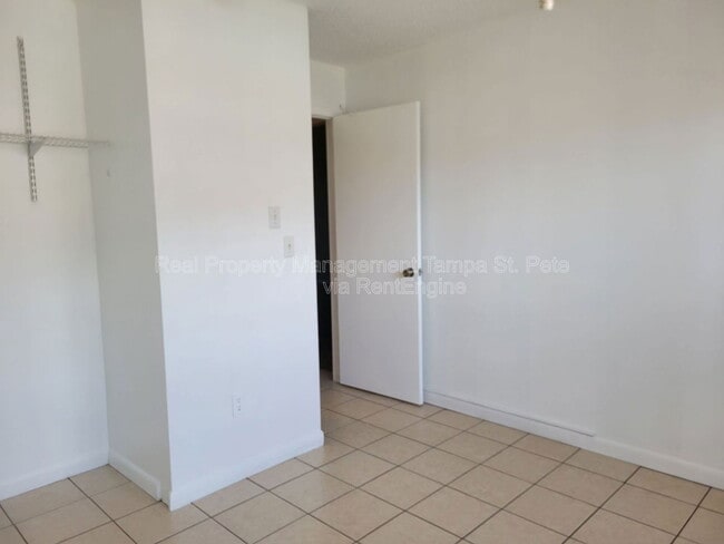 Building Photo - 4903 Myrtle Oak Dr