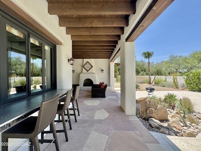 Building Photo - 660 W Golf View Dr