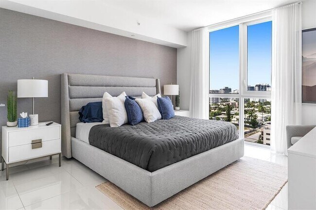 Building Photo - 401 N Birch Rd