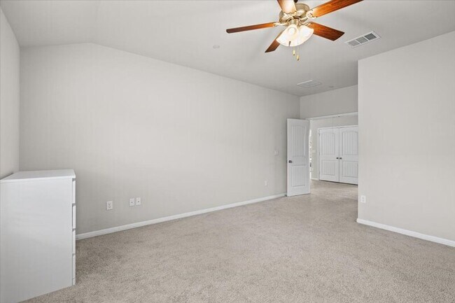 Building Photo - 516 E Slaughter Ln