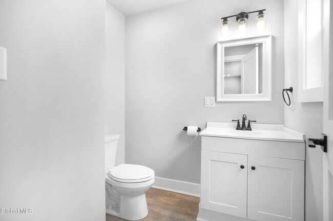 Building Photo - 103 E High St