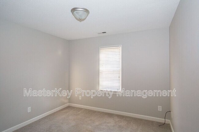 Building Photo - 1109 Balmoral Dr