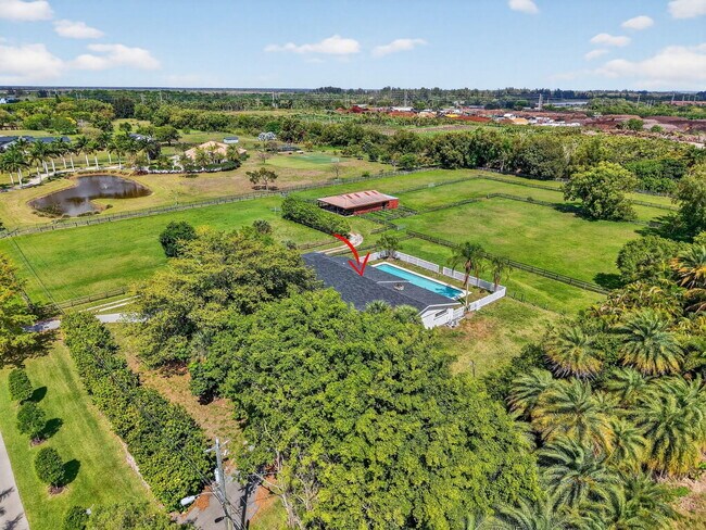 Building Photo - 10157 La Reina Rd