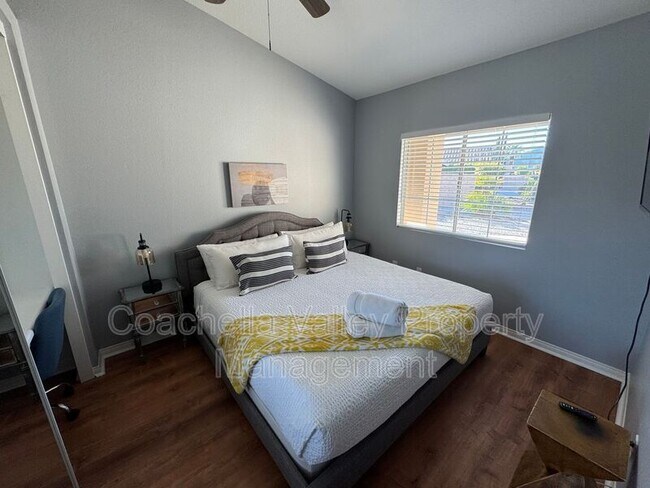 Building Photo - 44060 Dalea Ct