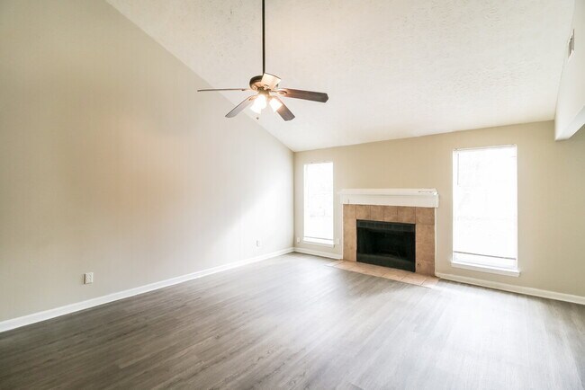 Building Photo - 713 Arbor Hill Dr