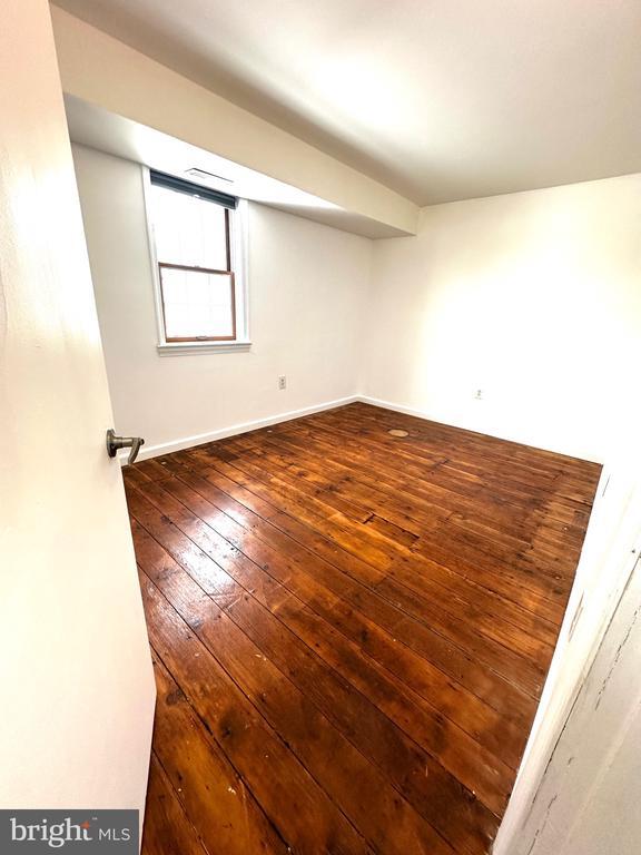 Building Photo - 223 Walnut St