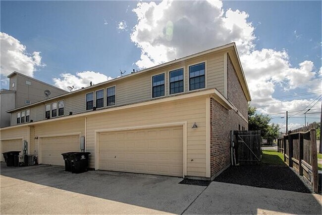 Building Photo - 1414 Emancipation Ave