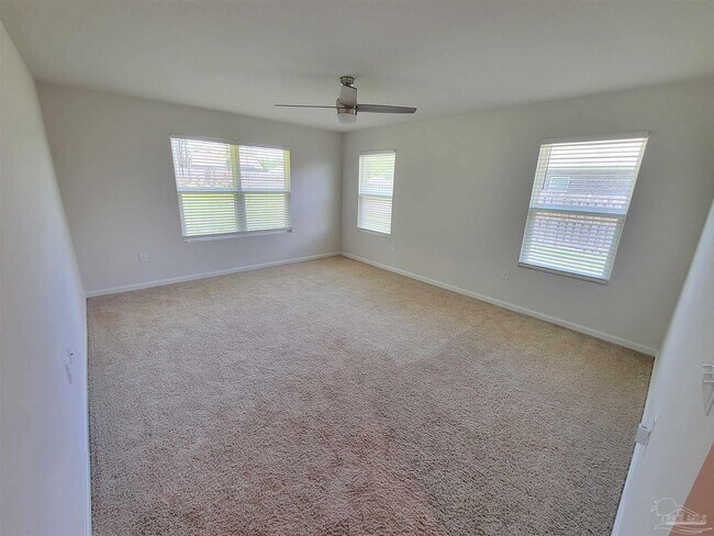 Building Photo - 8016 Twin Cedar Dr