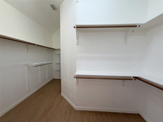 Building Photo - 3822 Shady Harbor Dr