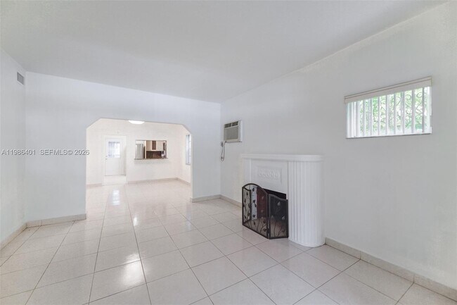 Building Photo - 1508 SW 13th Ave