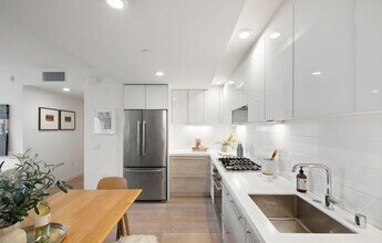 Building Photo - 555 Fulton St