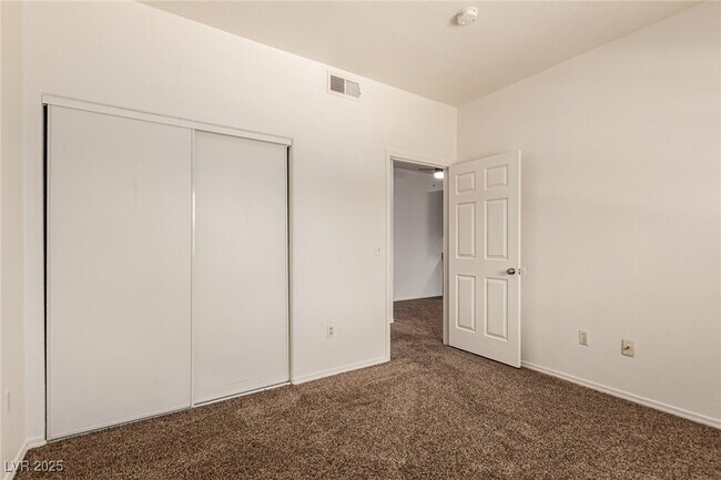 Building Photo - 4730 E Craig Rd