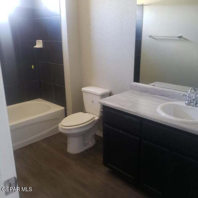 Building Photo - 14249 Paraiso Dr