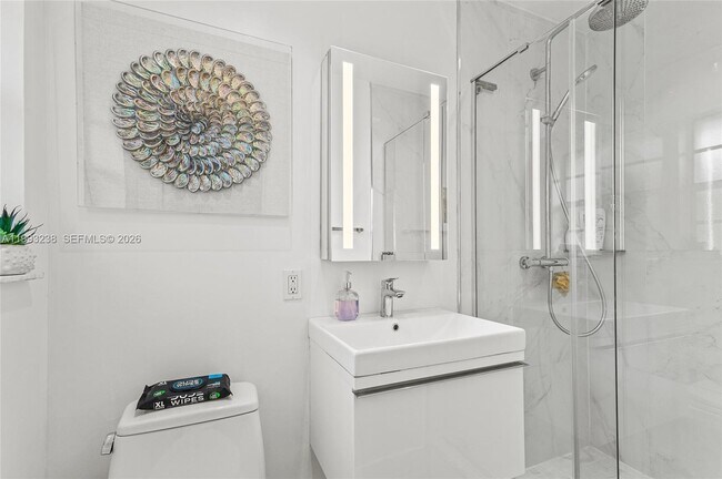 Building Photo - 2207 NE 16th Ave