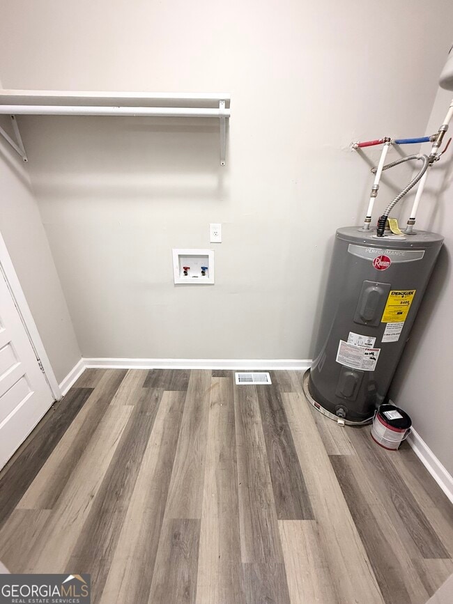 Building Photo - 207 Custer Cir