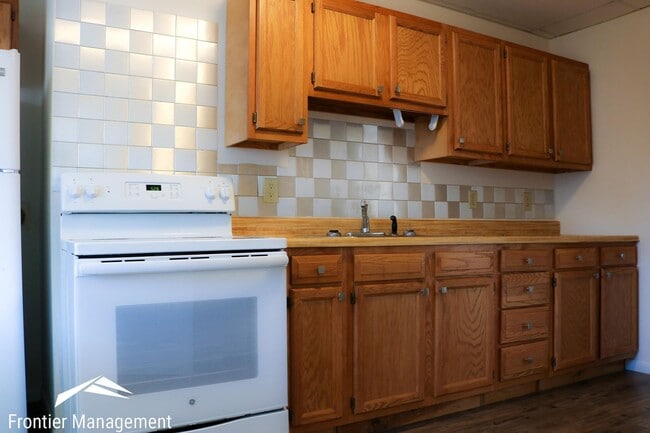 Building Photo - 923 Osage St