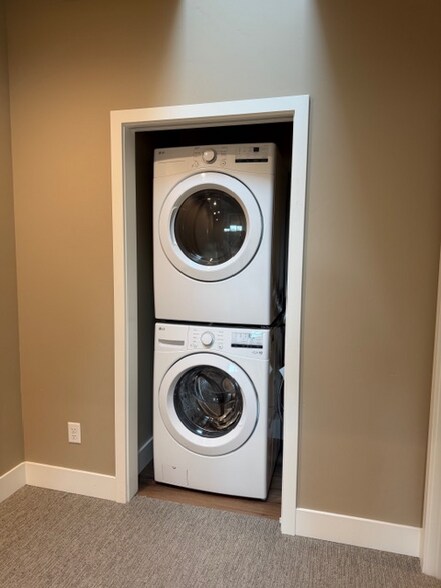 Building Photo - 1404 NW Kingston Ave