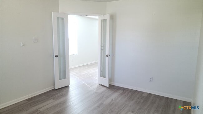 Building Photo - 223 Avrshire Ln