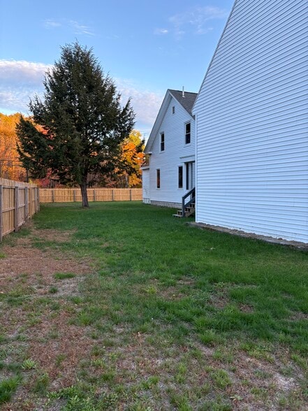 Building Photo - 261 Shaker Rd