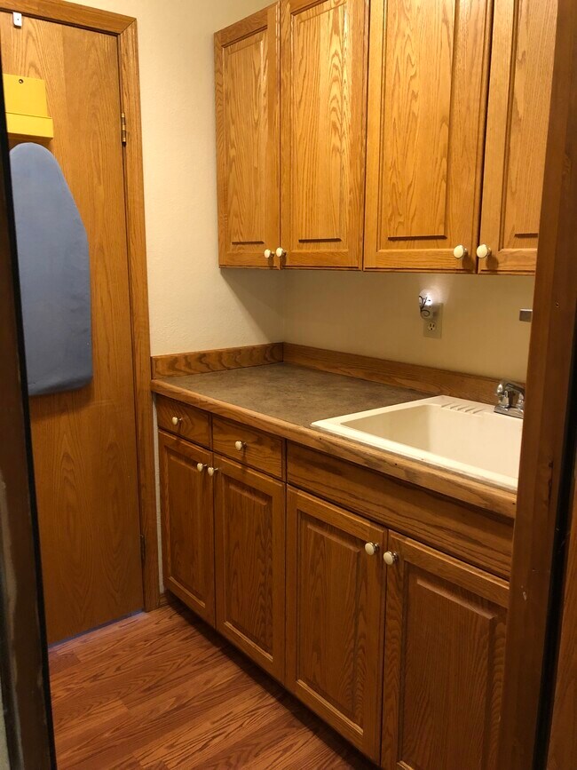 Building Photo - 2705 S 79th Ave